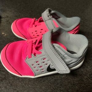 Toddler girls Nike’s